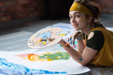 sanat terapisi yetenekli ressam soyut sanat
