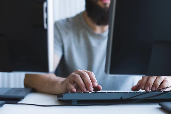 Programvara för datorprogrammering utvecklare Office — Stockfoto