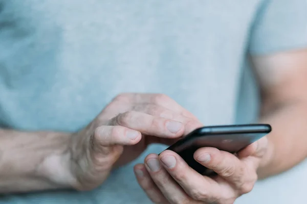 Tecnología de la información comunicación hombre teléfono — Foto de Stock