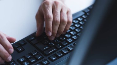 bilgisayar programlama kodlayıcı klavye yazma