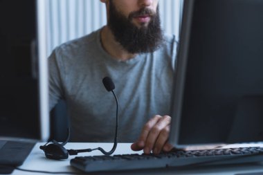 teknik destek yazılım mühendisi işyeri kulaklığı