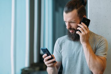 proje yönetimi şüpheci adam akıllı telefonlar