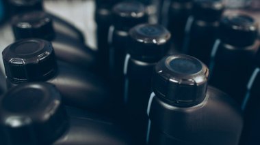 oto detaylandırma malzemeleri vitrin motor yağı