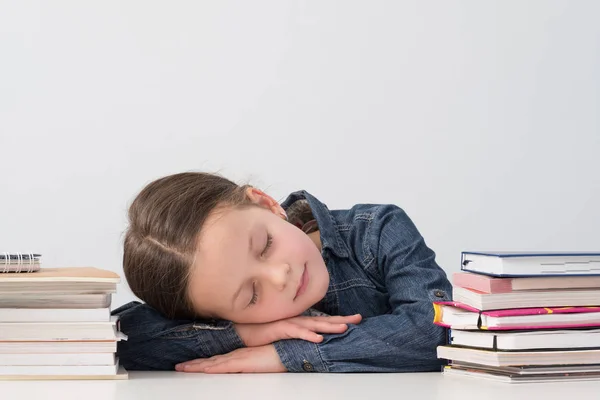 Škola životní styl děti spící kniha balíčky — Stock fotografie