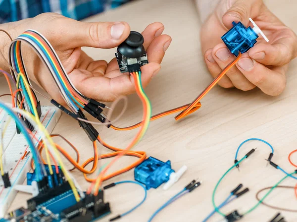 Elektronik Mühendisliği deney programcı Laboratuvarı