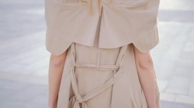 iş kadını kentsel yaşam tarzı moda yürüyüş
