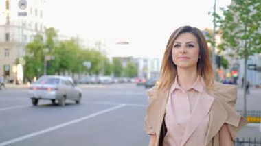 kadın güç şık iş kadını şehir yürüyüş