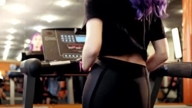 spor eğitim sporcu kadın koşu bandı uygun eşek koşmak