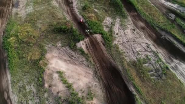 Πίστα μοτοσικλέτας cross-country πάνω από την εναέρια θέα — Αρχείο Βίντεο