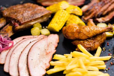 ızgara restoran menüsü kavrulmuş et çeşitleri