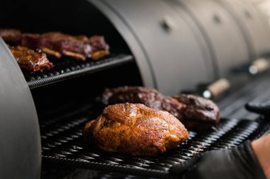 ızgara restoran mutfak şef et barbekü sigara içen