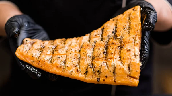 Steakhouse seafood restaurant seasoned salmon — Stock Photo, Image