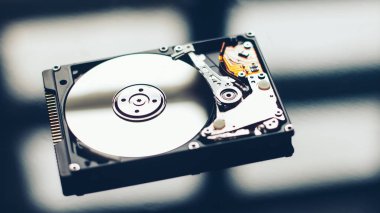 Bilgisayar Mühendisliği teknolojisi açık HDD bileşeni