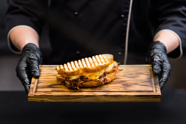 Grill restaurang drog fläsk smörgås ost — Stockfoto