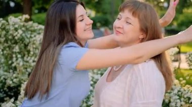 uluslararası kadın gün sıcak tebrikler sevinç