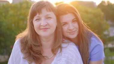 aile mutluluğu anlayış güven sevgi kızı