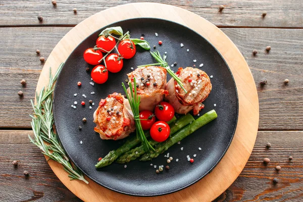 Food grilled pork dish vegetables medallions — Stock Photo, Image