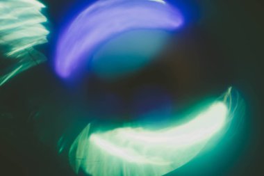 bulaşmış neon yeşil mavi kızdırma gece bar ışıkları