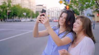 aile eğlence eğlenceli yaşam anları kızı anne