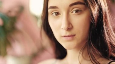 romantik kadın doğa flört cazibesi kendine güvenen kadın