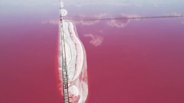 doğa rezerv pembe tuz gölü saf su yüzeyi