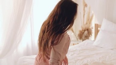 ev eğlence dinlenme gevşeme kurtarma uykulu kız