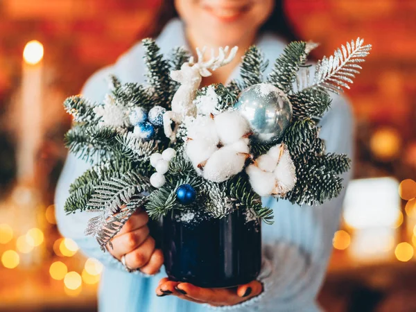 Creativo año nuevo regalo abeto ramitas planta de algodón — Foto de Stock