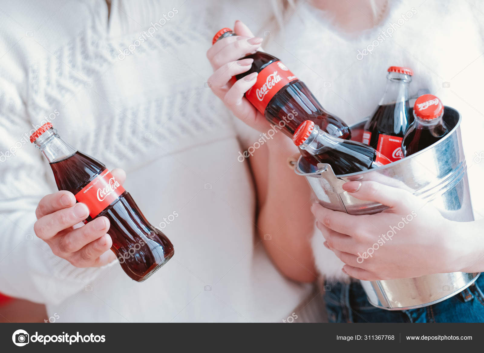 在Burger King Drive-Thru订餐，可免费获得一杯可乐！, image size:1600x1167