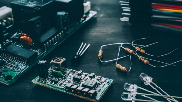 Technische analyse reparatie elektronische onderdelen — Stockfoto