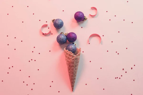 Celebração de Natal abstrato confetti cone — Fotografia de Stock