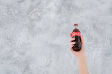 Coca Cola cam şişeleri Noel partisi