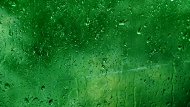 Nassem Glas Hintergrund Wasser Tropfen grün Fenster — Stockvideo