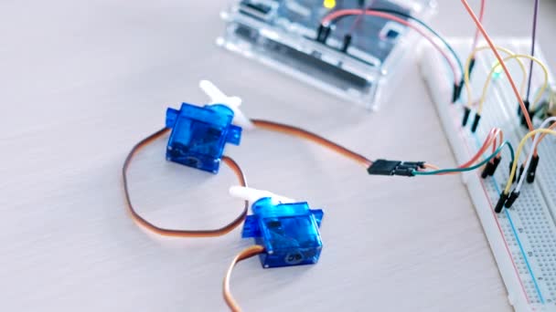 Microcontrolador de engenharia microeletrônica — Vídeo de Stock