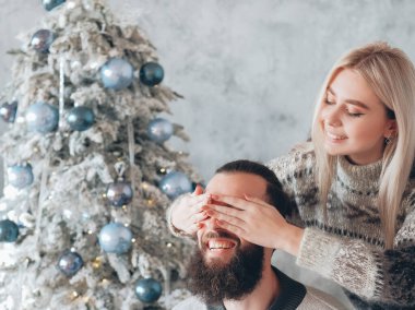 Romantik kış tatili bayan erkek arkadaş sürprizi