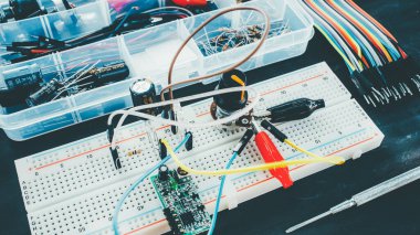 Elektronik teknoloji aracı, ekmek tahtası kablolarını ayarla