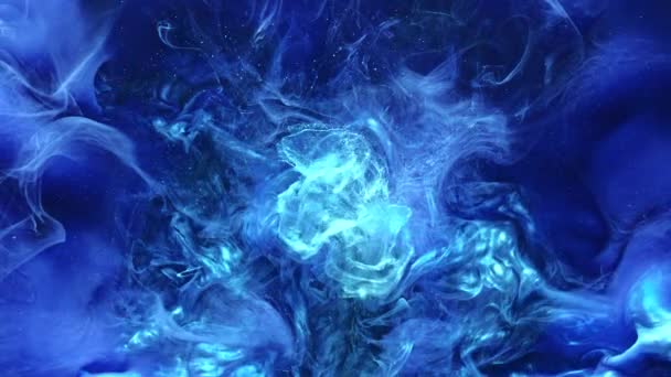 Вибух фарби накладання блискучого руху синього вогню — стокове відео