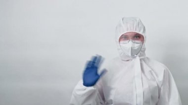 Doktor portresi. Hoş geldin jesti.