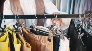 Kadın alışverişi kıyafet satışı moda kadın kıyafetleri