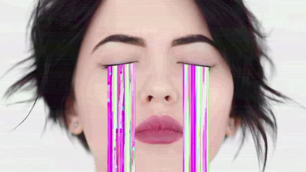 Glitch konst pixel tårar kvinna gråter rosa buller — Stockvideo