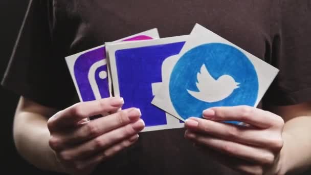 Közösségi média twitter facebook tiktok instagram — Stock videók