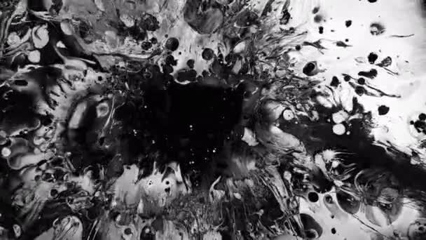 Grunge sanat arka plan siyah boya beyaz sıçrıyor — Stok video