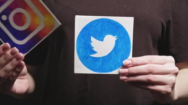 Comunicação on-line mídia social mãos ícones — Vídeo de Stock