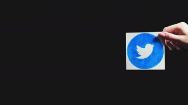 Twitter logosu mikroblog uygulaması el uygulaması işareti 2