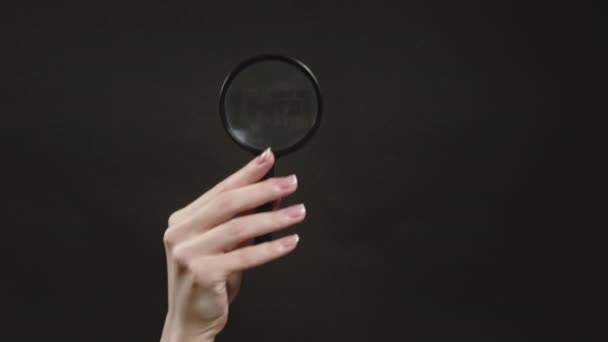 Reklam arkaplanı el lensi yakınlaştırma alanı — Stok video