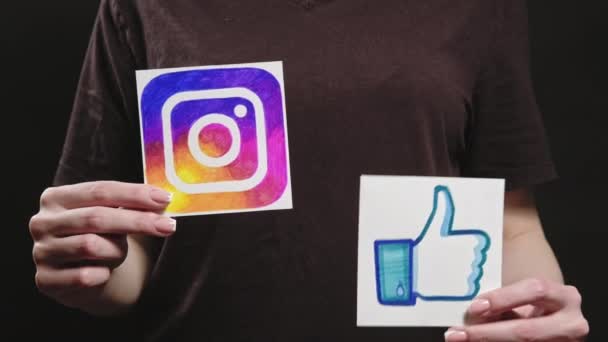 Instagram ikon pozitív visszajelzés kezek logó, mint — Stock videók