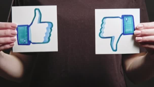 Soziale Netzwerkabstimmung Hände hoch Daumen runter gesetzt 3 — Stockvideo
