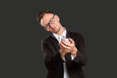 özel hediye doğum günü sürprizi mutlu iş adamı