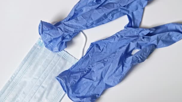 Biologisch gevaarlijk afval gebruikt ppe handschoenen masker bril set 3 — Stockvideo