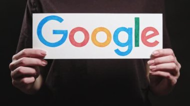 Google logo internet arama motoru el işareti