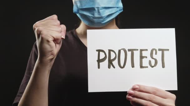 Coronavirus protesta non riesco a respirare pugno attivista — Video Stock